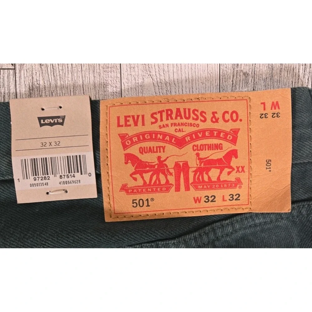 Levi's 501 Mens Jeans 32x32 Sits at Waist Relaxed Thigh Straight Leg GREEN